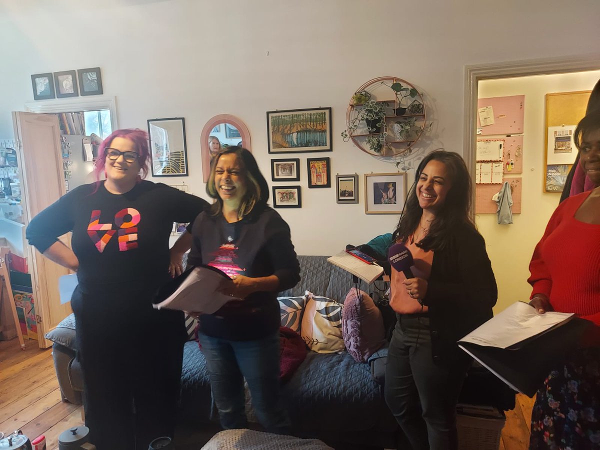 Nisha Patel (@n_patel79) on Twitter photo On a grey Thur morning - I spoke to <a href="/choironthehill/">Choir on the Hill</a> live on <a href="/BBCLondonNews/">BBC London</a> - the all female choir then sang a powerful version of the Power of Love. It was all done from the top floor of a flat in Crystal Palace! Some behind the scene pics...📻bbc.co.uk/sounds/play/p0…
( 09.50am) On a grey Thur morning - I spoke to <a href="/choironthehill/">Choir on the Hill</a> live on <a href="/BBCLondonNews/">BBC London</a> - the all female choir then sang a powerful version of the Power of Love. It was all done from the top floor of a flat in Crystal Palace! Some behind the scene pics...📻bbc.co.uk/sounds/play/p0…
( 09.50am)