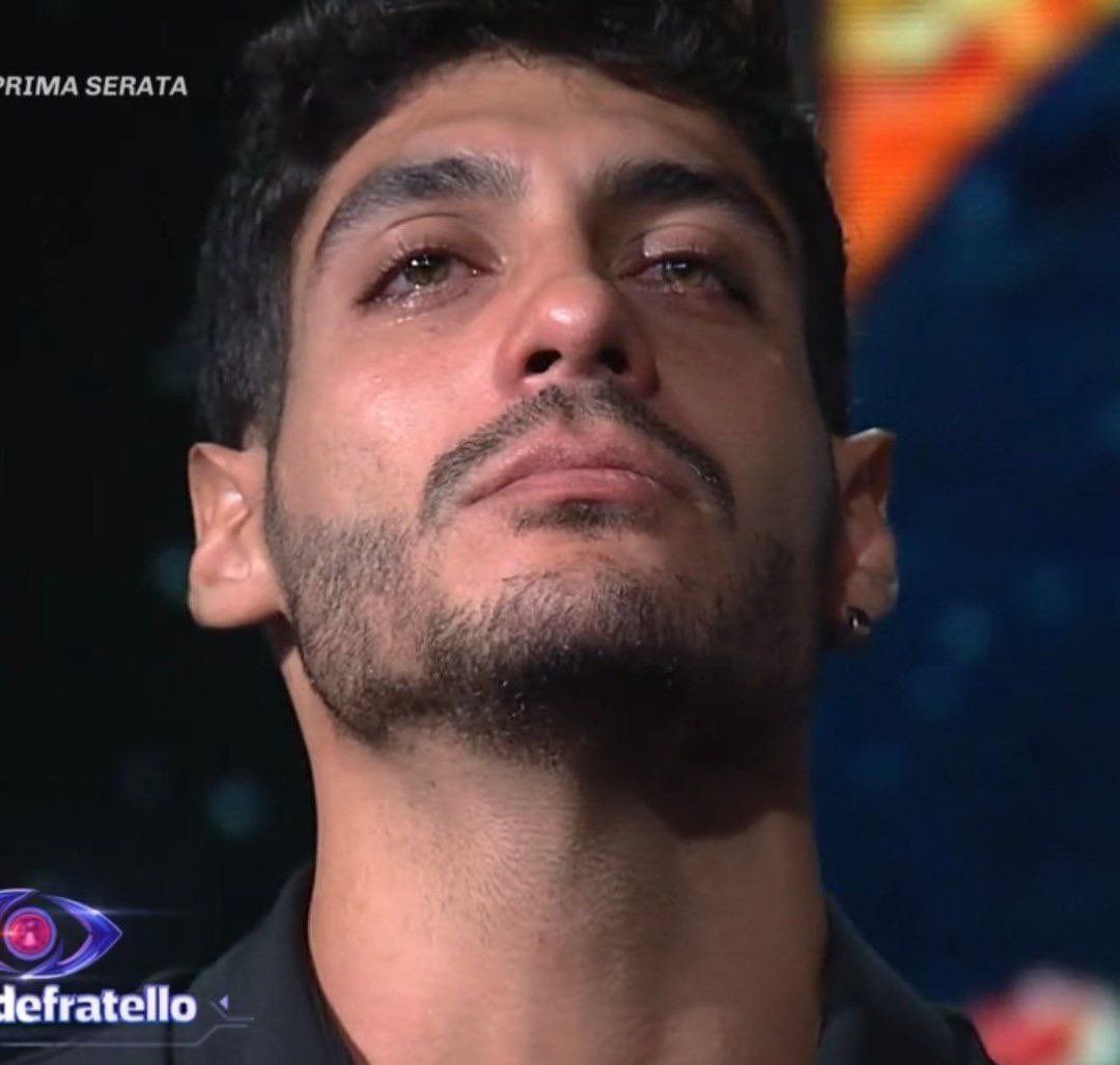 spiranza05's tweet photo. Ha dimostrato: 
Classe 
Eleganza 
Empatia 
Coraggio
Bontà 
Carattere 
Fragilità 

Continua così. Noi FIERE DI TE ❤️
#javi7 #grandefratello https://t.co/GuOYcO3BGl