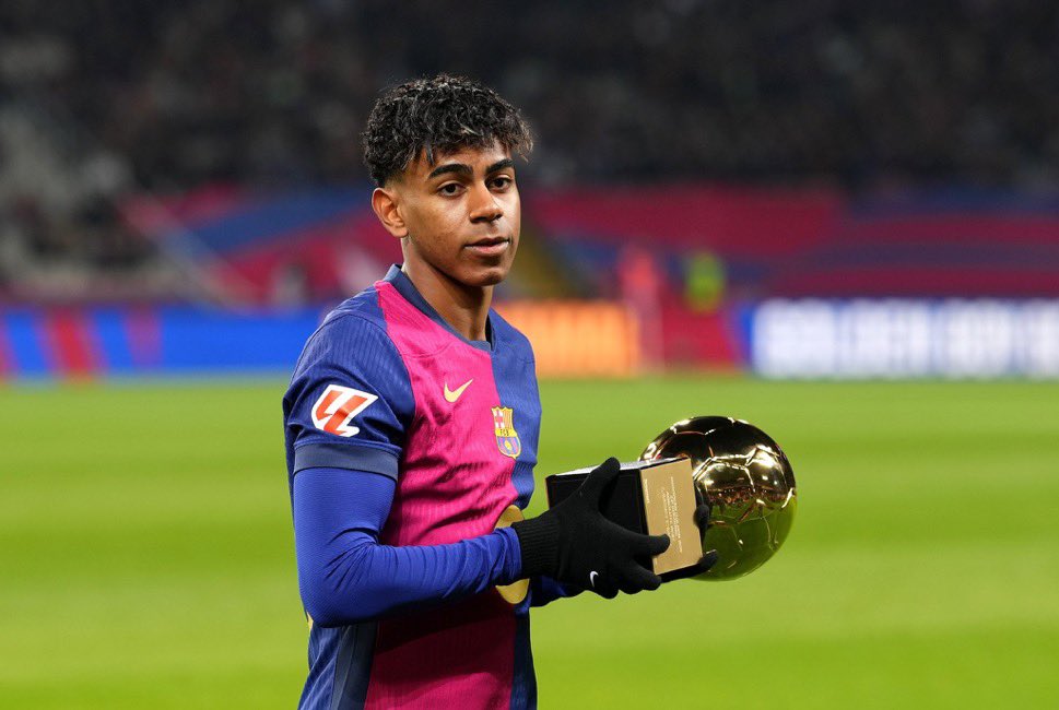 Gokturk_Tamay's tweet photo. ¡Qué jugador! En el partido de Barcelona vs. Leganés, Lamine Yamal le mostró a su público el Golden Boy 2024.
#Barcelona vs #Leganes
#Barca | #LaLiga | #BARLEG https://t.co/Ev0GUYkbF5