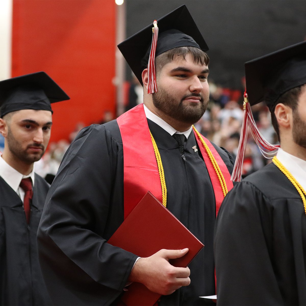ysufootball's tweet photo. Today was a Great Day!! 🐧🏈🎓

Congratulations to all YSU graduates and best of luck in your futures!

#GoGuins https://t.co/ME0Ms3g9VO
