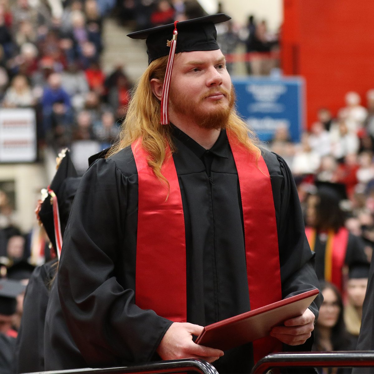 ysufootball's tweet photo. Today was a Great Day!! 🐧🏈🎓

Congratulations to all YSU graduates and best of luck in your futures!

#GoGuins https://t.co/ME0Ms3g9VO