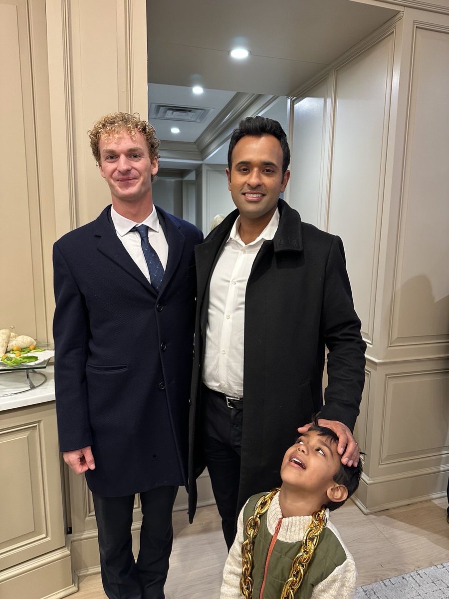 stiffriding's tweet photo. @JonesMuskFan #NotOurGuy confirmed. https://t.co/A6o1Hyikxq