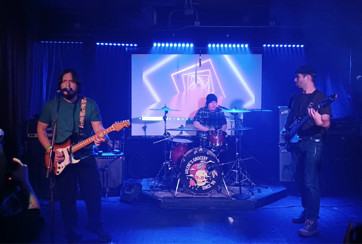 AdamsWorldBlog's tweet image. More scenes from last night at @ArlenesGrocery

* Opera (great band, impossible to Google)

* Tits Dick Ass (yes, that’s their name)

* @DIgamY

* SantaCon madness