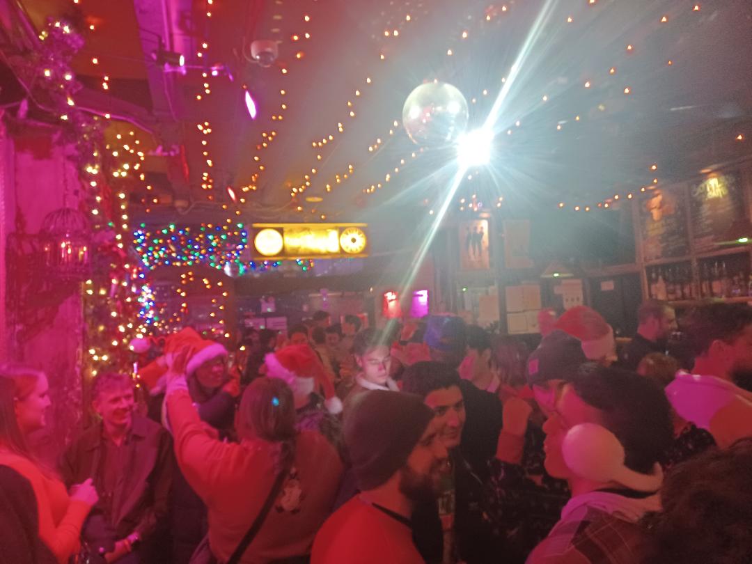 AdamsWorldBlog's tweet image. More scenes from last night at @ArlenesGrocery

* Opera (great band, impossible to Google)

* Tits Dick Ass (yes, that’s their name)

* @DIgamY

* SantaCon madness