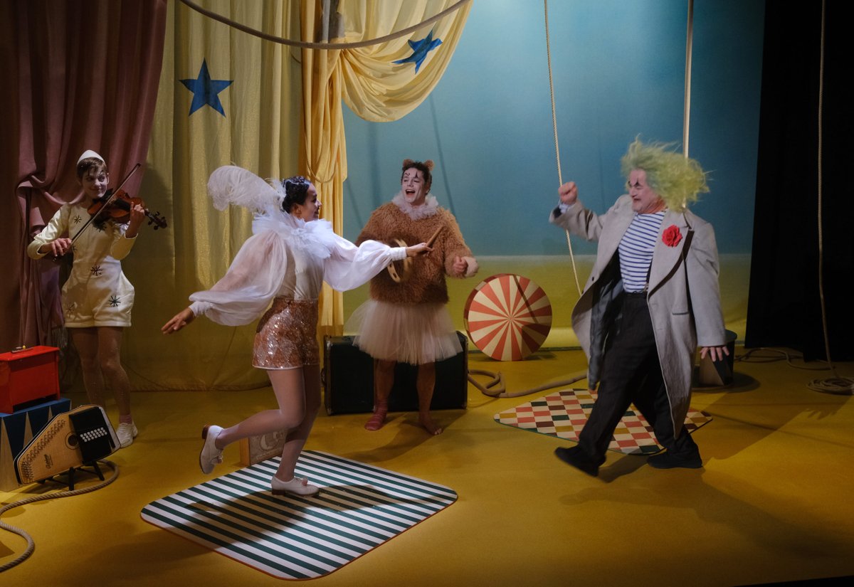 AtelierCritique's tweet photo. "Lala et le cirque du vent", un conte musical d'Anne Sylvestre mis en scène par Anne-Cécile Moser et joué au Petit Théâtre de Lausanne du 4 au 31 décembre 2024. 
Les critiques d'Anna Chialva et Lou Sicovier sont disponibles sur ce lien : https://t.co/4yZ7lXPIU7

© Philippe Pache https://t.co/xjSIP8W5ha
