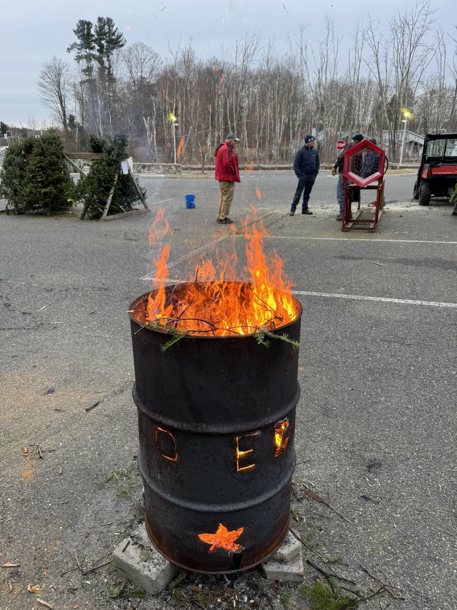 gammingkarmite's tweet photo. Having a fire burning barrel is definitely a good thing @Syndicate https://t.co/y4PfphSZjt