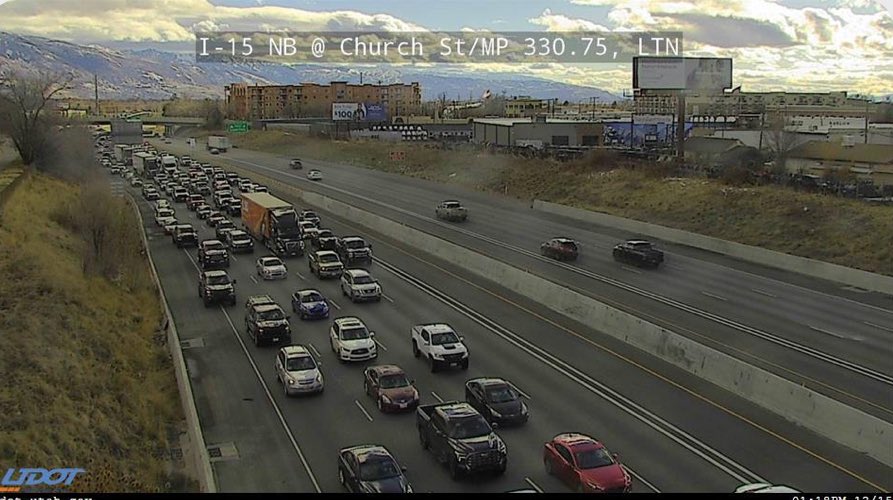 SLCScanner's tweet photo. #Breaking #Layton I-15 MM-331 NB. #UHP #EMS on scene of a crash with possible ejections. Requesting additional ambulances. #Airmed just landed at the scene moments ago. All of NB traffic is at a stop. Stby for updates. https://t.co/vrzKIXyW3R