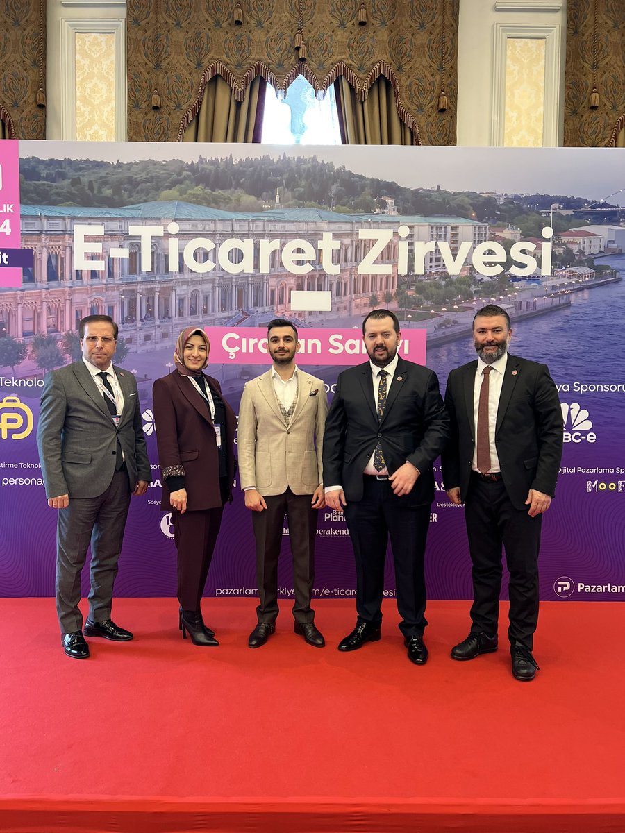 Çırağan Palace Kempinski Istanbul ‘da Pazarlama Türkiye tarafından düzenlenen E-Ticaret Zirvesi ödül törenine kurumumuz destekçi olarak katılım sağladı.

Sn Ender Satıcı ve Pazarlama Türkiye ekibine sektöre verdikleri değer için kurumumuz adına teşekkür ederim