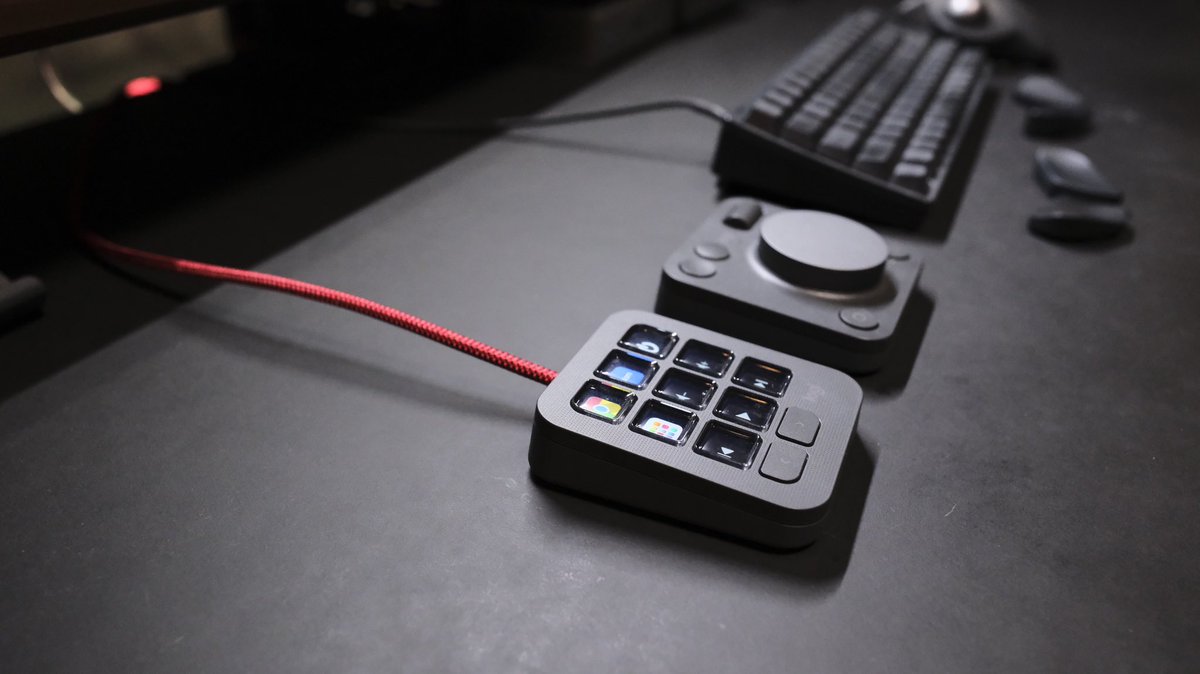 hirama1406's tweet photo. MX Creative Console のキーパッド用にケーブルを新調しました。レッドカラーでめちゃくちゃカッコいいです!
#ブログ更新
#MXCreativeConsole
#キーパッド
#ケーブル
https://t.co/Gm5JUVA05B https://t.co/xzRf08c6x0