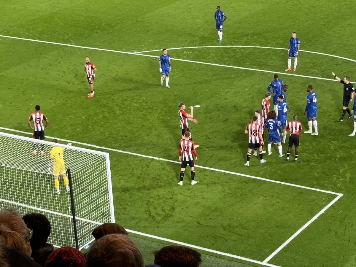Beesotted's tweet photo. Bees did us proud tonight over all …very close game … one goal in it … deserved a draw … not gonna dig individuals out … but it was a case of subs that made a difference and subs that didn’t at the end COYB https://t.co/RAJaGo1WF8