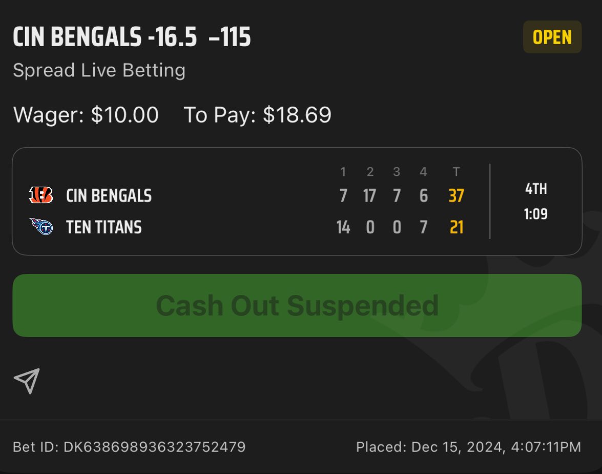 StummyDummy's tweet photo. There’s no way he missed the extra point man wtf https://t.co/5bnyB5F5Dh