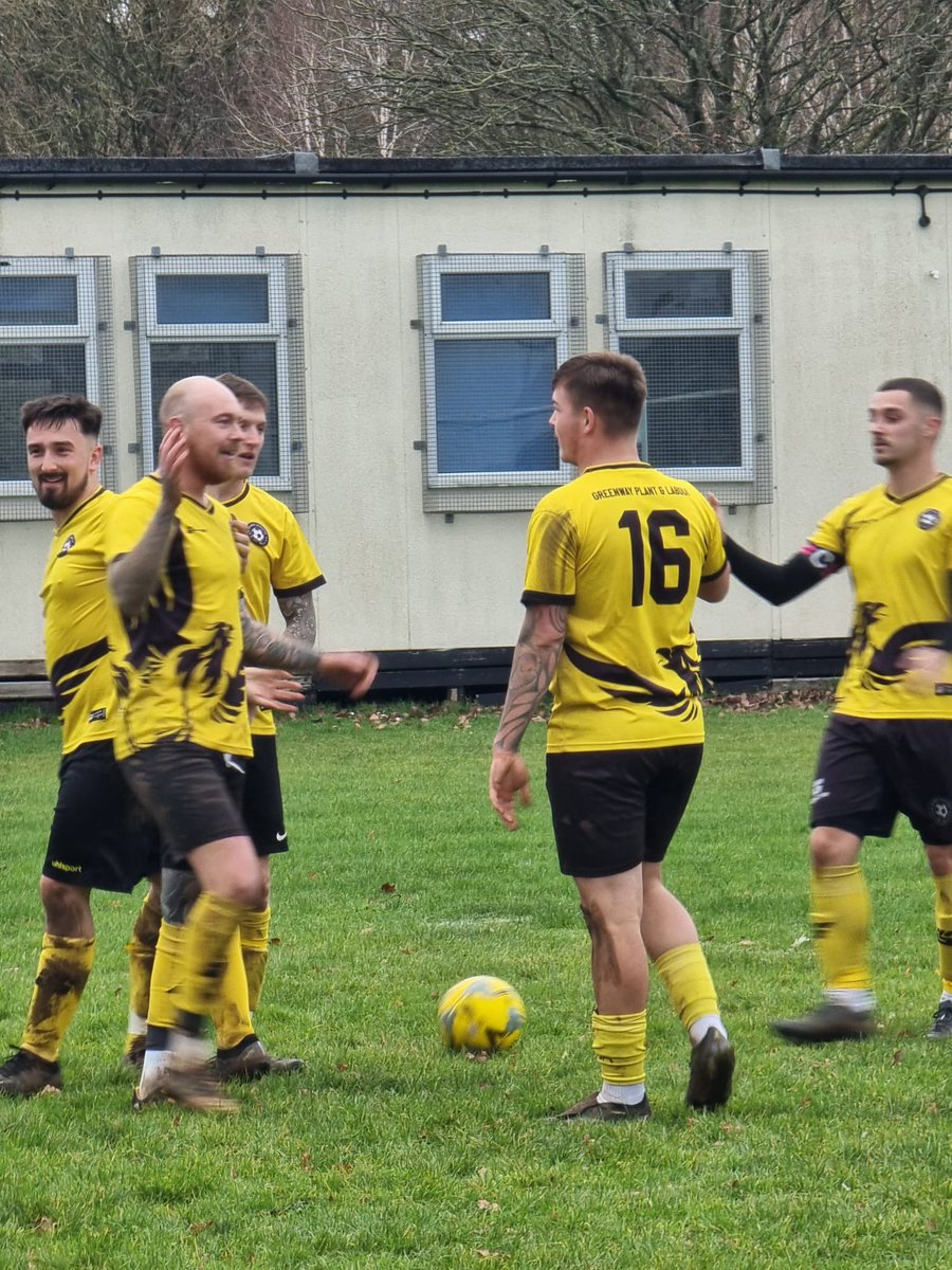 SpiresAthletic's tweet image. Spires 3-0 @CombeDownFC 

Finishing 2024 with a win and clean sheet!

Quality work rate from all and never stopped throughout the 90.

We’ll look forward to playing Combe Down again in the cup!

Goal scorers:
KT (baldy)
@Samuel_Wallis1 
Matty H

UTS!
