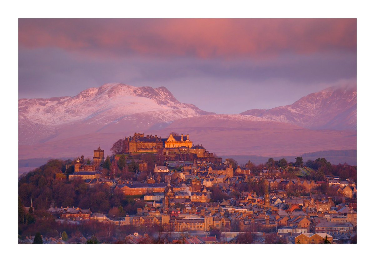 STIRLING SUNRISE: I took a run up to Bannockburn to try and capture the moon set over Stirling Castle but cloud cover thwarted visibility, so I had to settle for this view of the castle illuminated by the rising sun. #fsprintmonday <a href="/FujifilmUK/">FUJIFILM UK & Ireland</a>