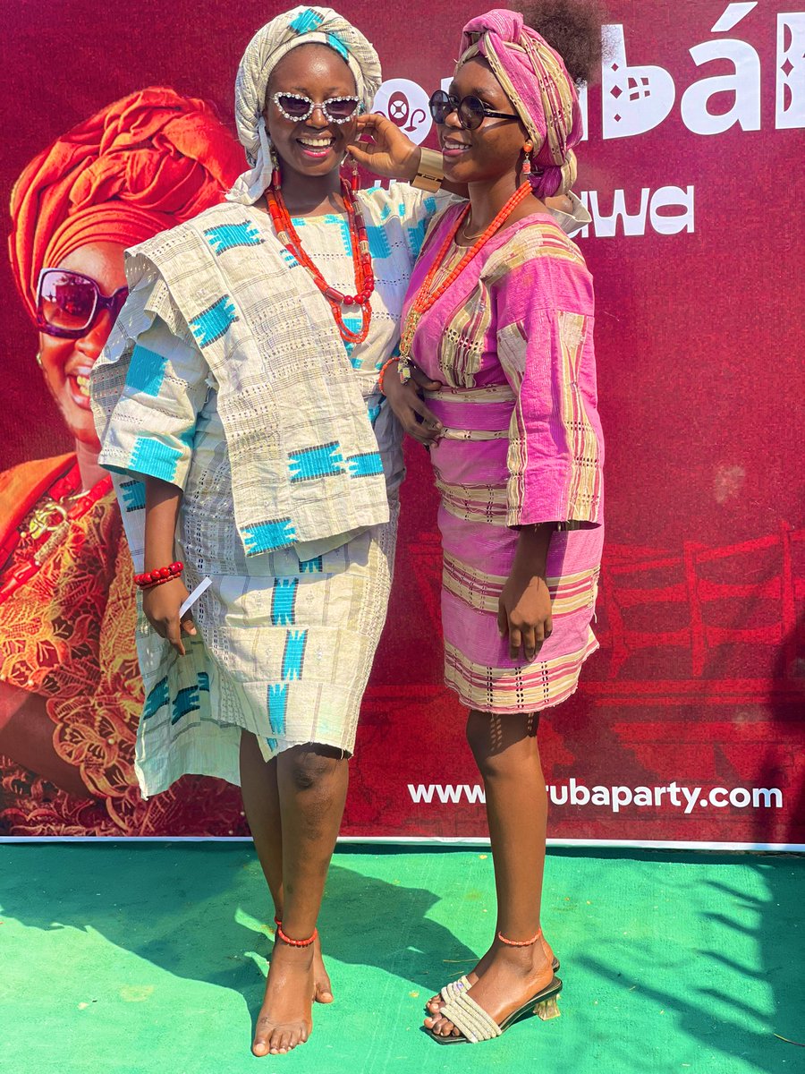 dammyra_'s tweet photo. Me and my sister ate and left no crumbs ๐ฅณ๐ฅณ
Cossss whatttttttt
#YorubaParty #italawa https://t.co/f9Q4SXJUSg