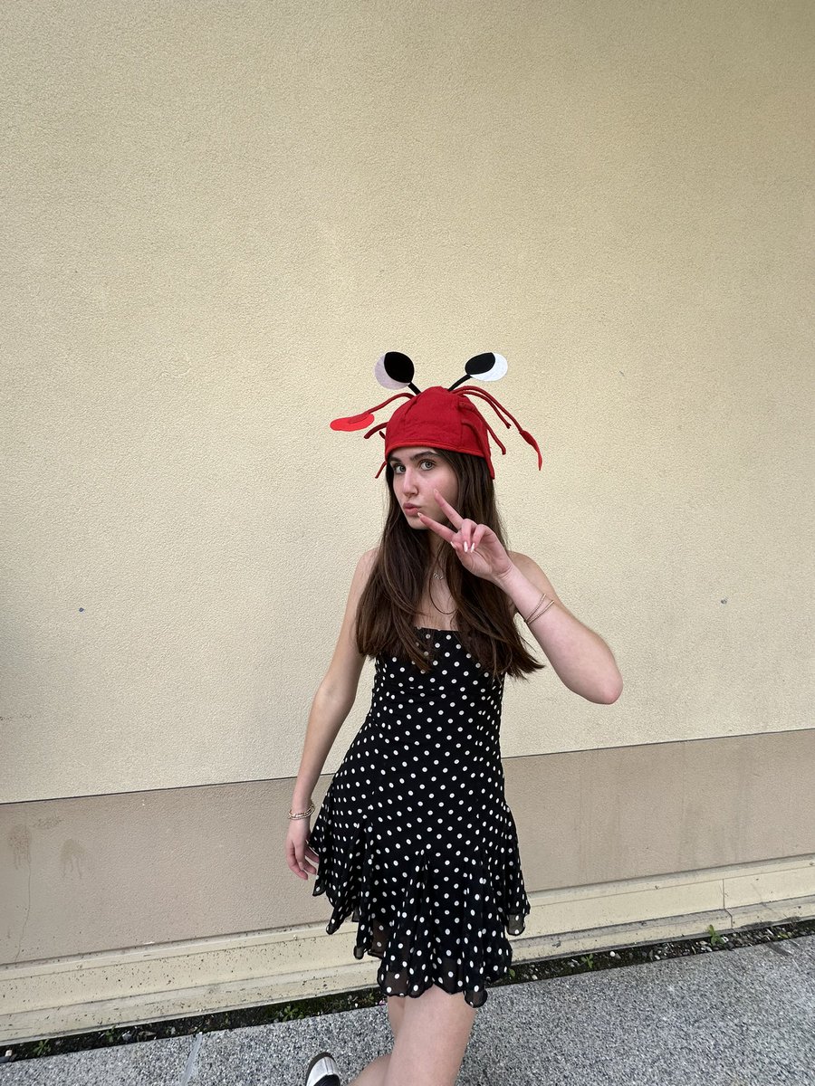 Catch Shira Yaniv communicating UNDER THE SEA as JEM’s 27th term Mazkirah🦞🦀🐚🌊