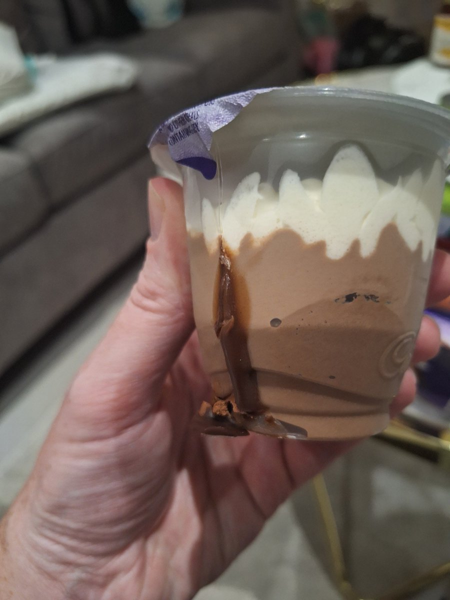 OllyCole's tweet photo. @Tesco Bought these puddings in Pinner Tesco and one has a massive crack in it! Can't eat that! https://t.co/Jn8rOVslPC