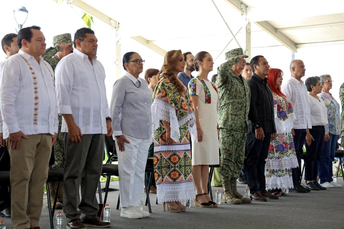 TabascoJavier's tweet photo. Hoy es un gran día porque celebramos junto a la Presidenta @Claudiashein y las y los gobernadores del sureste el primer aniversario del @TrenMayaMX. Estuvimos en la ceremonia realizada en #Chetumal, orgullosos de esta gran obra de orden mundial que está generando mucho desarrollo con justicia. El Tren Maya es el Tren del Pueblo.