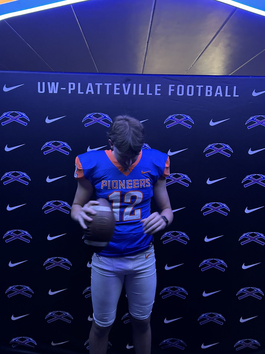 Blessed to receive an offer to play football at UW-Platteville! 
<a href="/CoachNorris20/">Jesse Norris</a> 
<a href="/UWPlattFootball/">UW-Platteville Football</a> 
#SwingTheAxe
