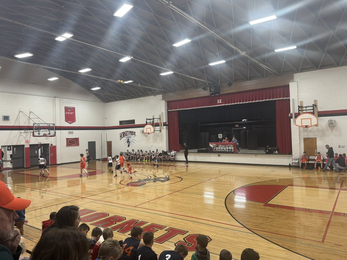 GVCoachHennig's tweet photo. Great watching Landon and all the future Mahomet Seymour ballers. Awesome job by all. @GHS_BBasketball https://t.co/qgJmbDUrsA