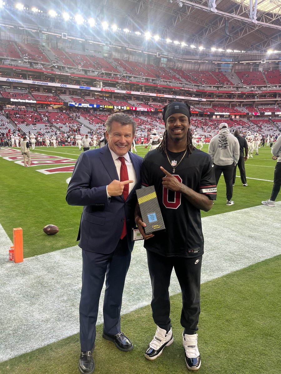 Our very own <a href="/JamarBealGoines/">Jamar Beal-Goines</a> accepting his <a href="/AZCardinals/">Arizona Cardinals</a> Special Teams POY award from Cardinals owner Michael Bidwill

Congratulations Jamar!
