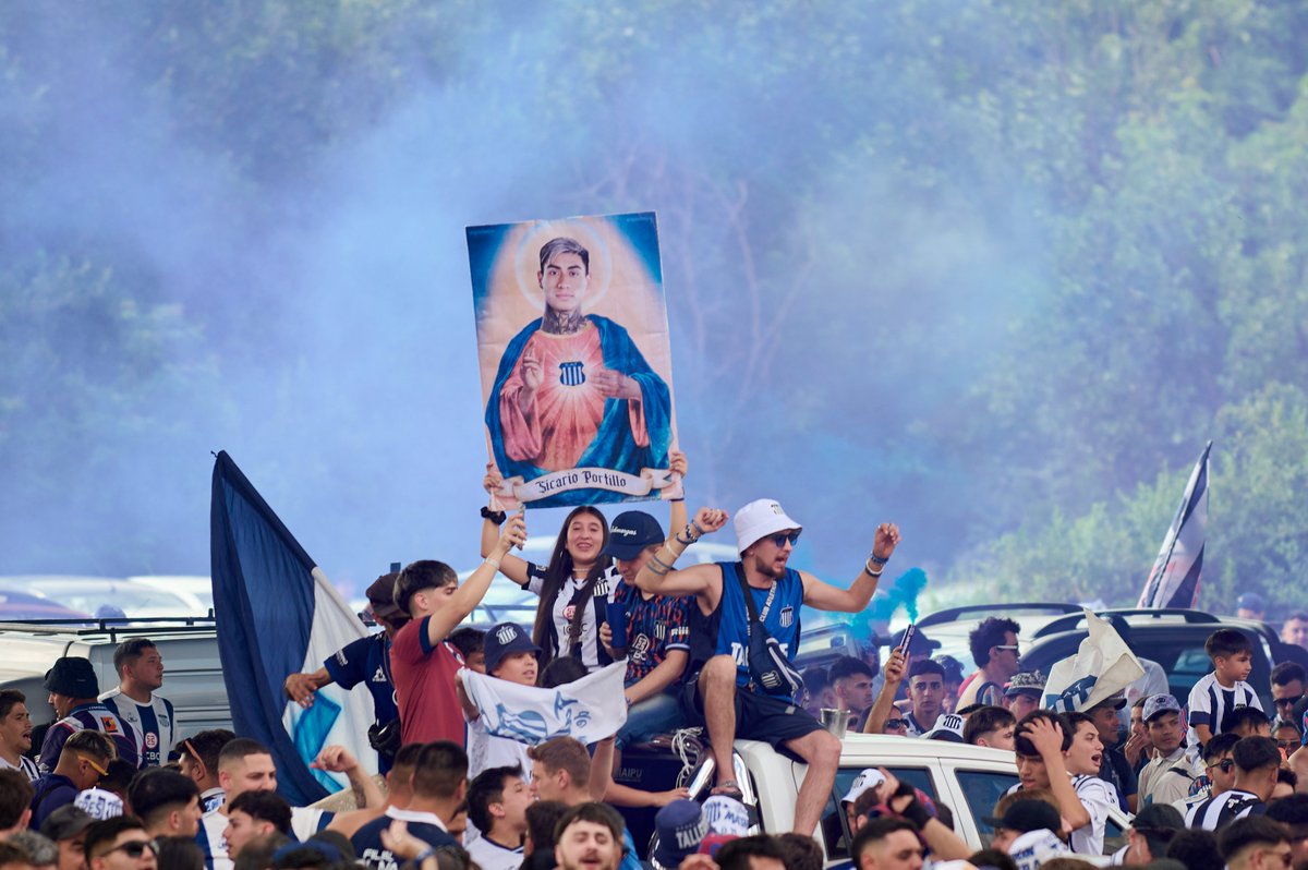 CATalleresdecba's tweet photo. TODOS JUNTOS, SIEMPRE 💙🤍 https://t.co/w8GvHTUepE