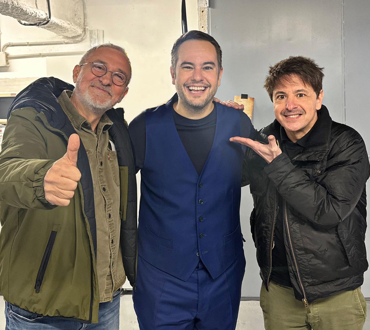 jorgeblass's tweet photo. Hoy han venido a FLIPAR estos genios. Mis admirados Xavier Sardá y Juan Carlos Ortega.
Felicidad máxima! ❤️ @SoyElOrtega @XavierSarda_ @teatrepoliorama #Flipar https://t.co/5Gmu5TzUOH