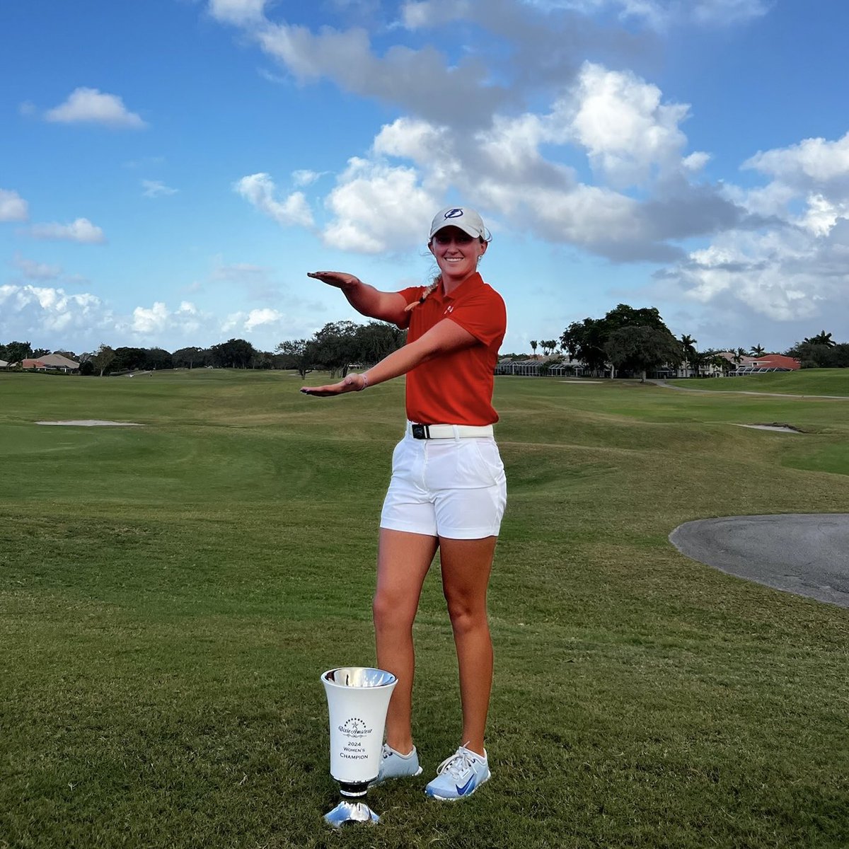 GatorsGolf's tweet photo. 𝐃𝐢𝐱𝐢𝐞 𝐀𝐦𝐚𝐭𝐞𝐮𝐫 𝐂𝐡𝐚𝐦𝐩𝐢𝐨𝐧 🏆🐊

Congrats KT! 👏

#GoGators | @KarolineTuttle https://t.co/f6KbFkH3IH