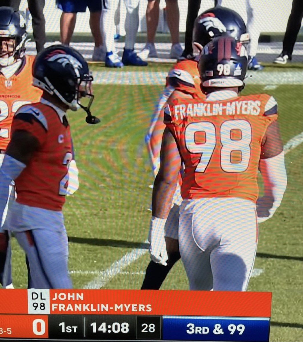 MLFootball's tweet photo. 3RD AND 99 IS CRAZY

😭😭😭 https://t.co/9BOZW5rxAK