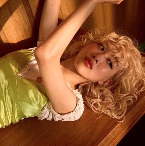 ROSÉ UPDATES¹ tweet media