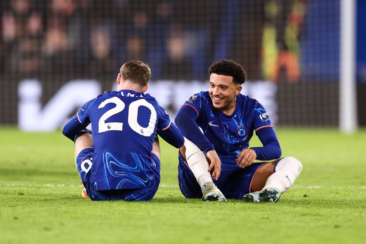 CFCPys's tweet photo. Sancho and Palmer during the full time brawl where Cucurella received a red card.. 😂 https://t.co/BTBX8e5LyG