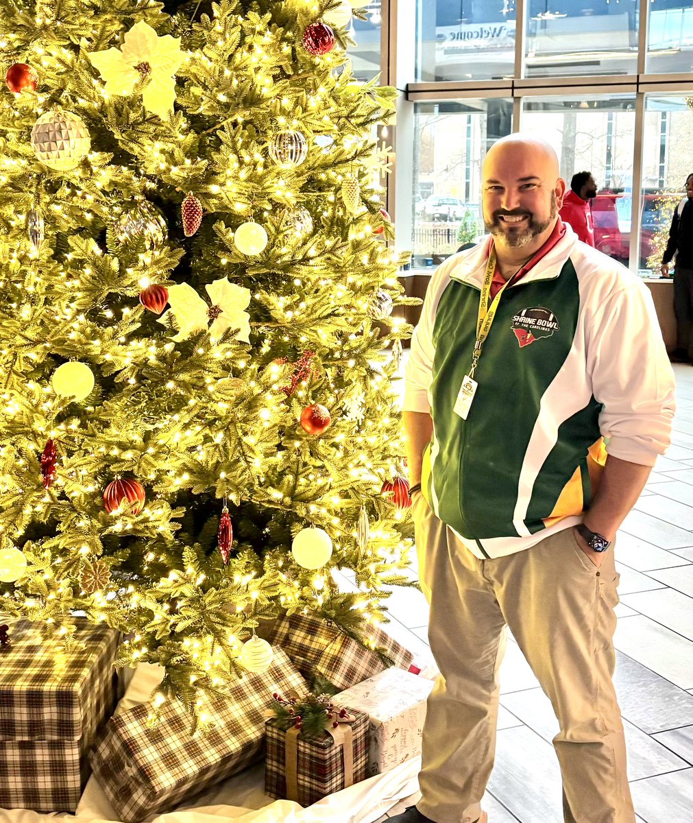 jfridayATC23's tweet photo. Congratulations to Caromont Health’s Tomas Chao on his selection as Athletic Trainer for the NC squad at the Shrine Bowl of the Carolinas. Way to go Tom and have a wonderful and safe week! #GoTarheels #decemberfootball #shrinebowlofthecarolinas #bundleup https://t.co/YpcinjAsiO
