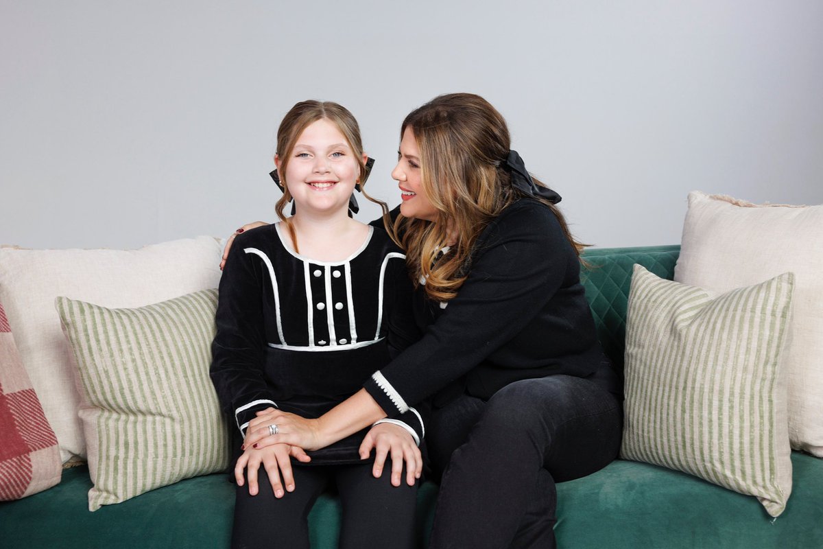 We’re smiling so big because Christmas is only 10 DAYS away!!! 🎄❤️