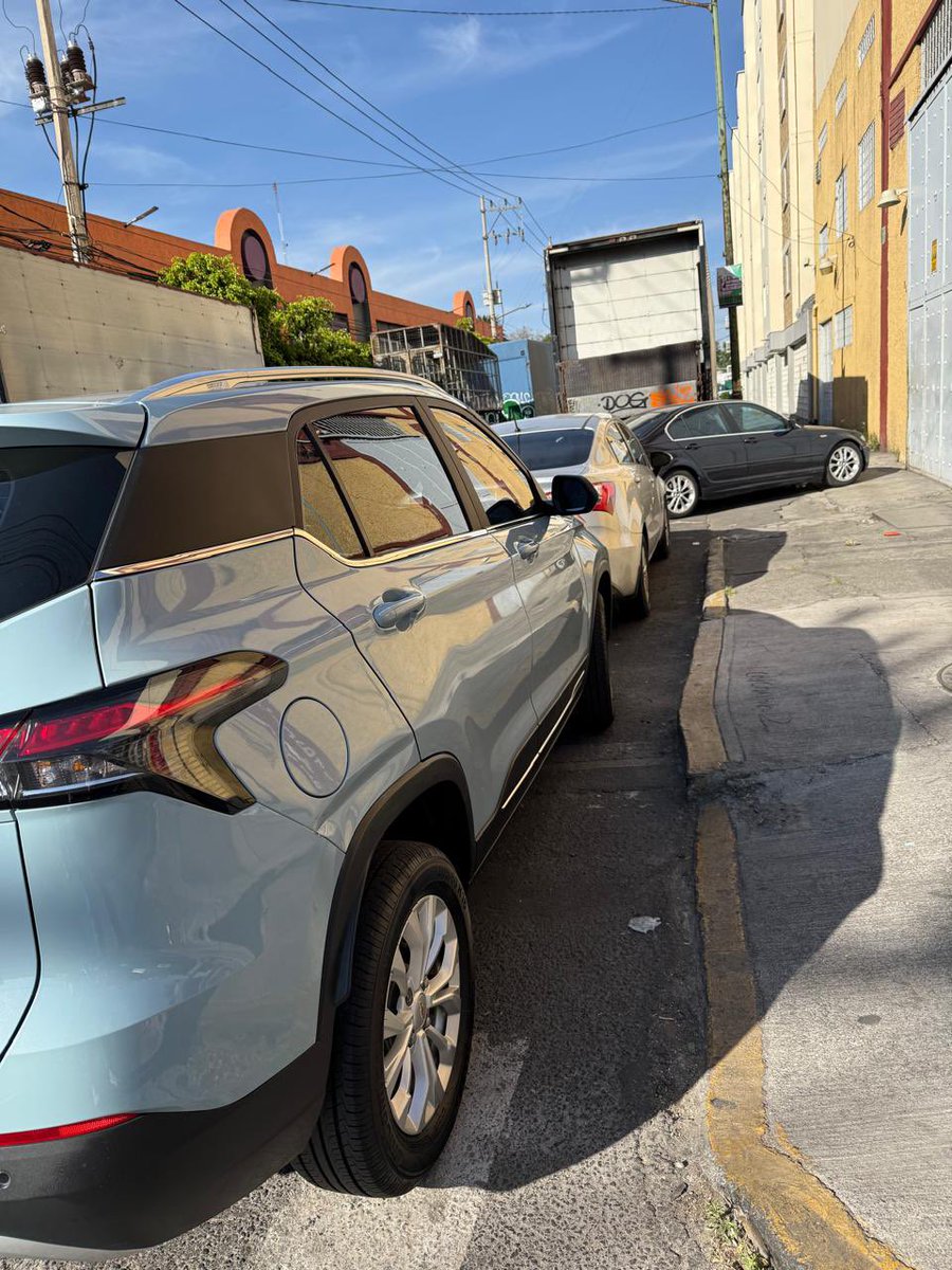 apgaona's tweet photo. @OVIALCDMX  @A_VCarranza @GobCDMX que se puede hacer a estas personas que obstruyen rampas para discapacitados calle cuitlahuac esquina Lorenzo Boturini col Lorenzo boturini https://t.co/0tJt2460Xr