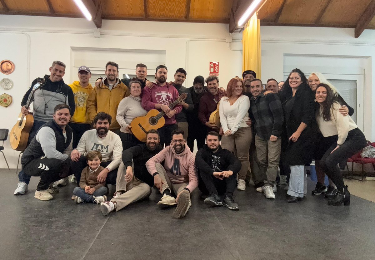 Comparsa Dos Hermanas tweet media