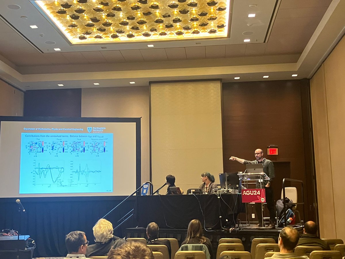 My postdoc Jeffersson Agudelo Rueda presenting his work examining the impacts of small-scale collisionless plasma turbulence on the larger-scale dynamics and how to model them at #AGU24.