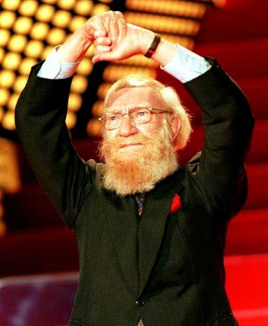 "El tiempo pone a cada uno en su sitio. Pero si vas mandando a algunos a la mierda, vas adelantando camino".

Fernando Fernán Gómez
Uno de los nuestros

Dedicado a los ultradechistas y fascistas que bloqueamos cada día.