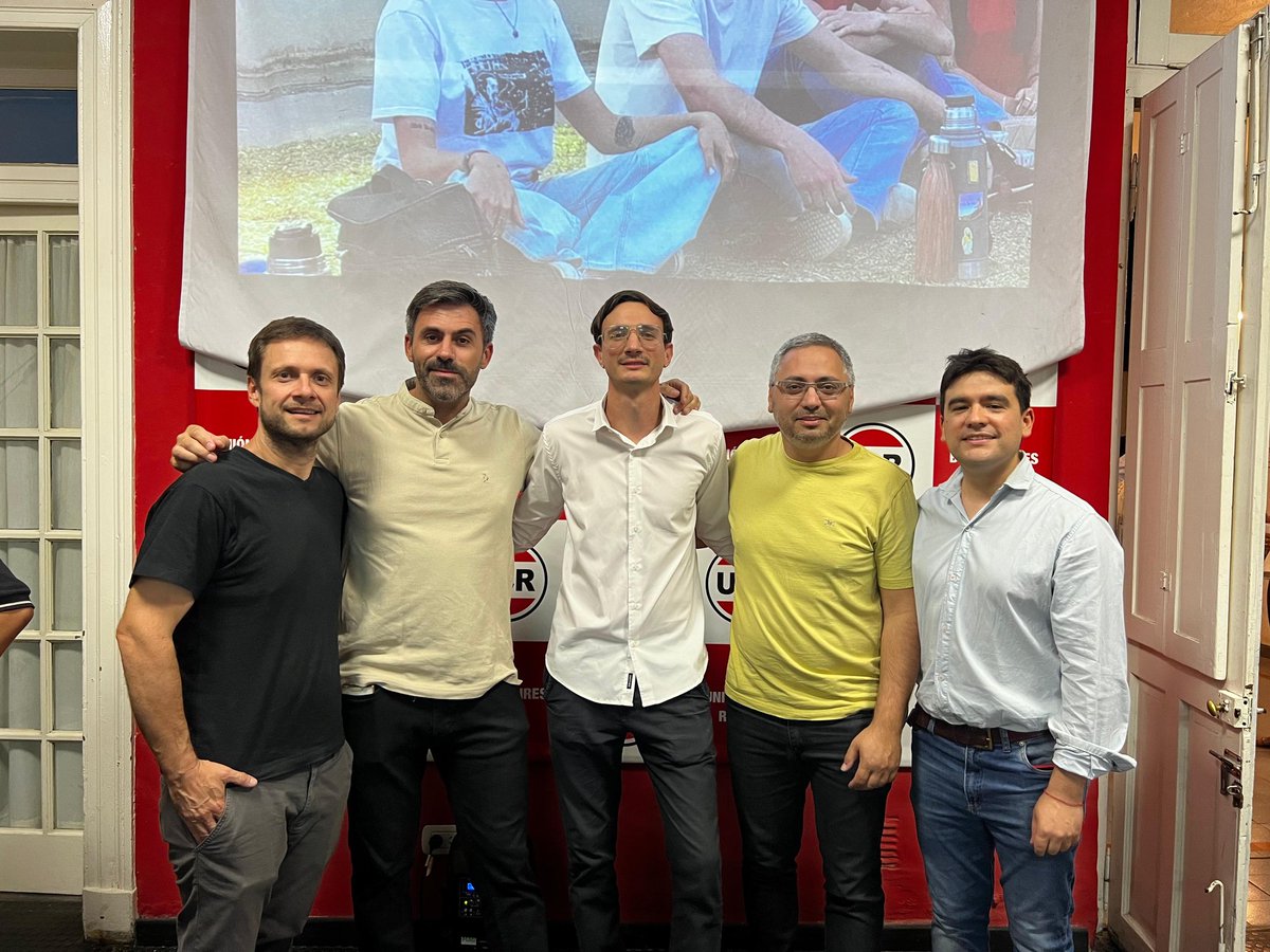 Acompañamos a la <a href="/UCR_Junin/">UCR | Comité Junín</a> en la asunción de sus autoridades locales. Felicitaciones <a href="/leosalvucci/">Leo Salvucci</a> y todo el equipo. Muchos éxitos.