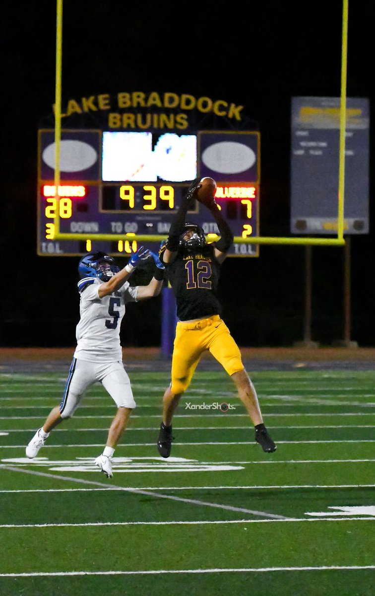 CashKhaleed's tweet image. Junior Year Highlights
-1st team all district
-1st team all region
-missed 3 games due to injury
@mdoc376 @OnePlayDrive @SOBELVR
hudl.com/v/2RH5h6