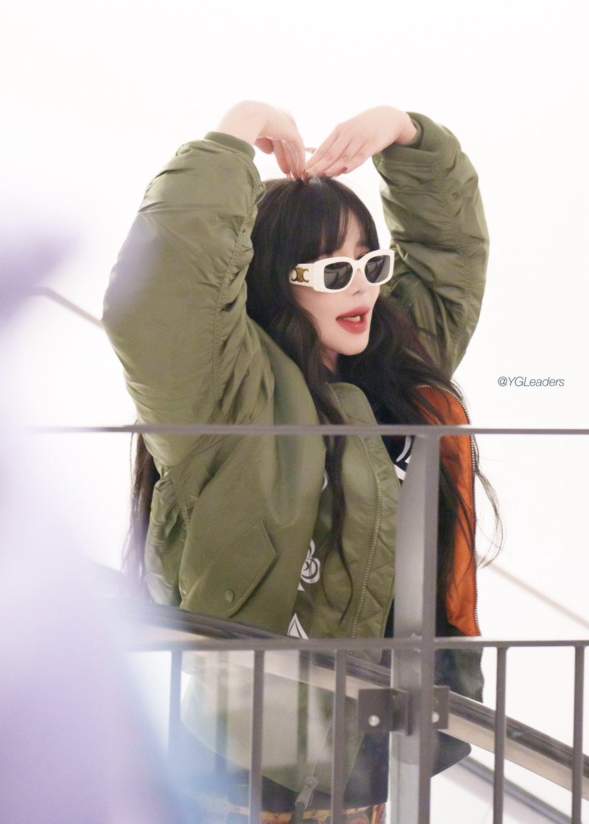 YGLeaders's tweet photo. 241215 BOM
ボムたんかわいすぎる🥰💓

@haroobomkum 

#2NE1 #BOM
#welcomebackintokyo https://t.co/gSa1sILShs
