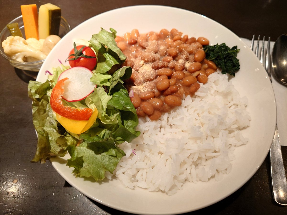 今週は、平日毎日CON TON TON VIVOのランチ営業します！

今朝は、フェイジョアーダの仕込みと、お肉が入ってない方の「フェイジョン」のランチ用の写真を撮ったりしていました。

フェイジョンも、お豆の旨味や甘みがストレートに味わえる、とっても美味しいメニューです♫

そして超ヘルシー！