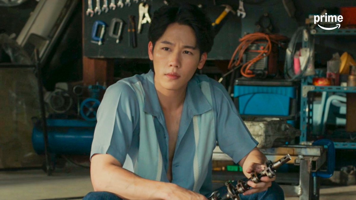 primevideoth's tweet photo. คะแนนความหล่อเต็มร้อย 
อย่างน้อยต้องได้เท่าไหร่ครับ 🫠✨💙

#warwanarat #PrimeVideoTH 
#TakleeGenesis #ตาคลีเจเนซิส https://t.co/AkrbpnCFKk