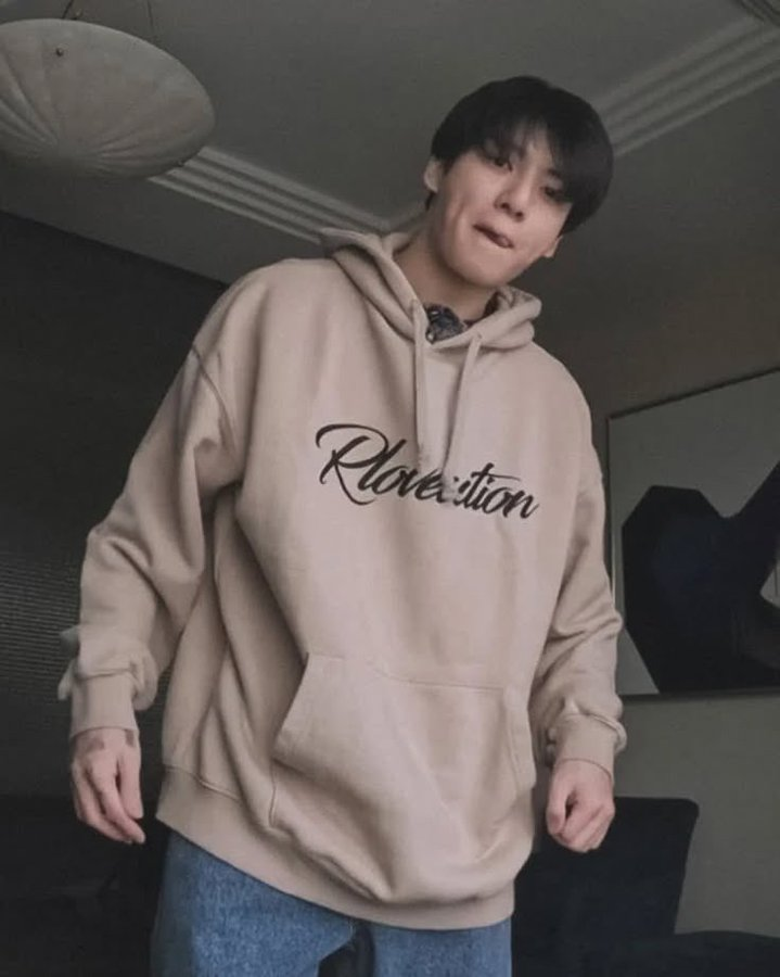 beyond_ARMY_'s tweet photo. 🐰 WHAT BTS WORE 🐰

Jungkookie's SOLD OUT hoodie from Are You Sure (Sapporo, ep.6) is back *on sale* for winter on @60_sixtypercent. It's by his brother's brand, #GRAFFITIONMIND.

(They ship worldwide. In the past, we've bought CCNMade bracelets - Tae's fav - from them.)
↓↓↓ https://t.co/oZmW2DHSIo
