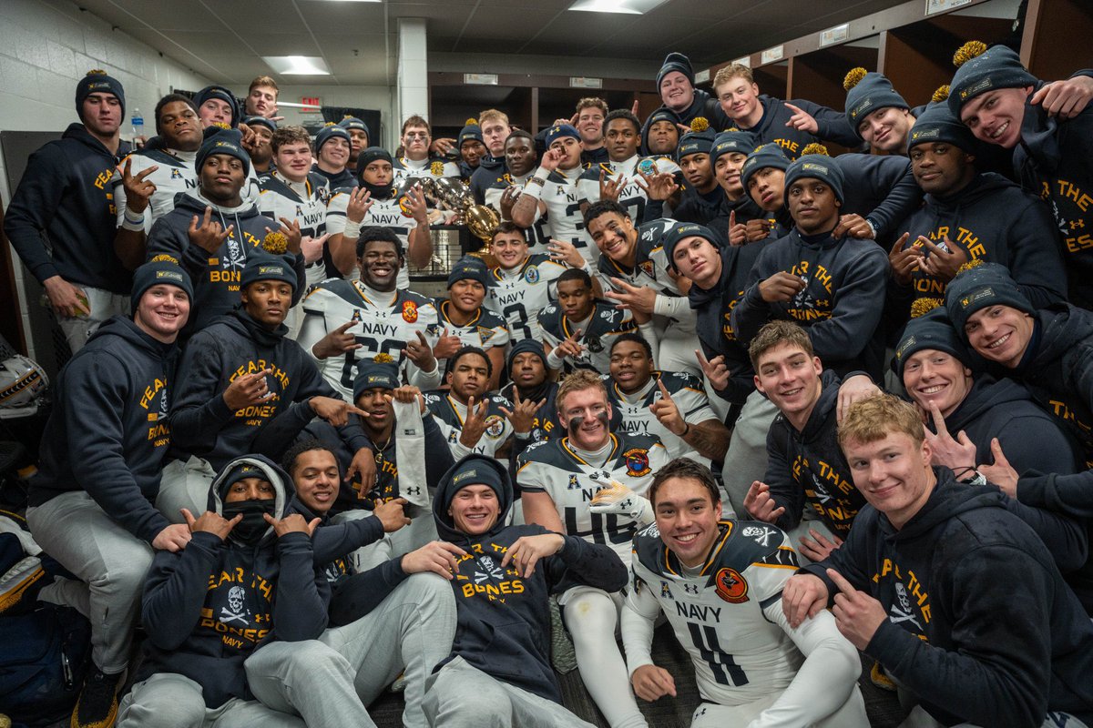jlushenko's tweet photo. From the skies to the gridiron, Doerbirds soar high! 🦅 During this year’s  @ArmyNavyGame, a Mid proudly donned our squadron patch - a symbol of warfighting spirit, teamwork &amp; toughness.  Like on the field, we “Rise to the Challenge” with grit, unity, and a drive to succeed! BZ! https://t.co/Mse83LQ56Q