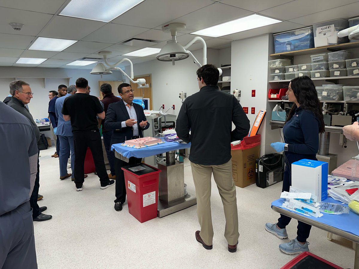 HarshitKharaMD's tweet image. What an amazing weekend at @TheDVSGE Winter Symposium!
Honored to serve as hands-on faculty to represent @GeisingerGi —huge thanks to President @drKumarGI & Course Director @GalenLeungMD for such an interactive event!
Learning #ESD pearls from guest speaker Jeremie Jacques!