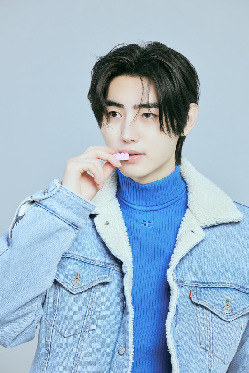 enhypenweverse's tweet photo. [PHOTO] 241216

ENHYPEN B-DAY PAPER Behind Cuts - SUNGHOON

@ENHYPEN_members @ENHYPEN #ENHYPEN #엔하이픈 #SUNGHOON #성훈 https://t.co/lQtKgrQbR8