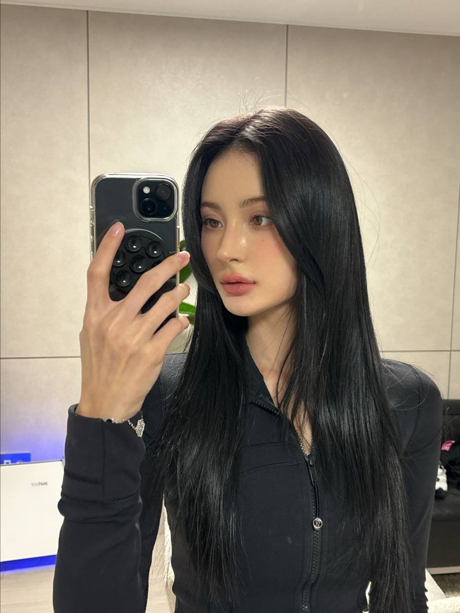 𝑠𝑙𝑜𝑣𝑎𝑛𝑛𝑒. (@yrssanne) on Twitter photo 