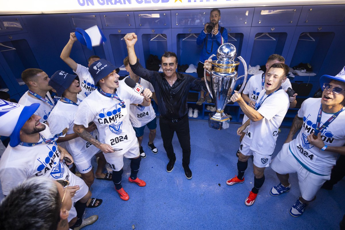 ES EL EQUIPO DEL PROFESOR.