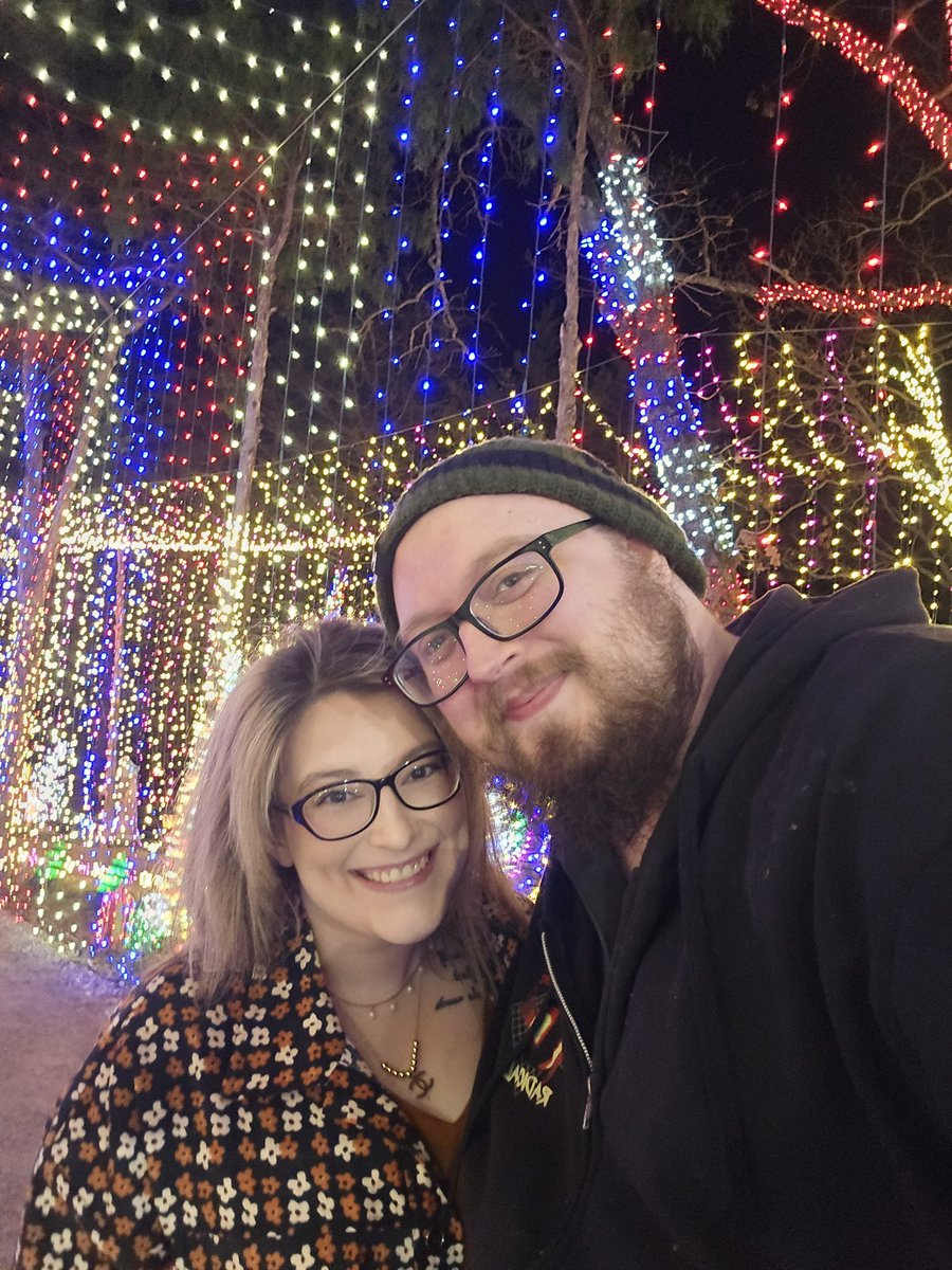RocketCorn's tweet photo. This Christmas is pretty magical. https://t.co/qb6C4XsIZI