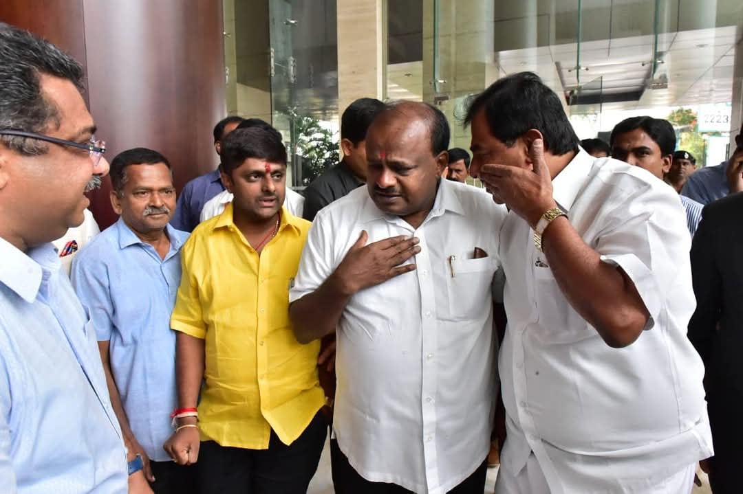 JManjunathAksh2's tweet photo. ಸನ್ಮಾನ್ಯ ಕೇಂದ್ರ ಸಚಿವರು,ಮಾಜಿ ಮುಖ್ಯಮಂತ್ರಿಗಳು ಆದ ಶ್ರೀಯುತ ಕುಮಾರಣ್ಣ ಅವರ ಹುಟ್ಟುಹಬ್ಬದ ಶುಭಾಶಯಗಳು,🙏💐
#hd_kumaraswamy https://t.co/i2a3O3WxFS
