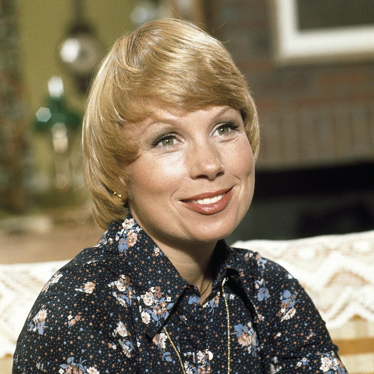 DrBuzz_Forensic's tweet image. Actress Joyce Bulifant was #BornOnThisDay, Dec. 16, 1937. Known for her TV role on The Mary Tyler Moore Show as &quot;Marie, Murry&apos;s wife&quot; (1970-&apos;77) Her memoir, My Four Hollywood Husbands, details the #alcoholism of her 4 spouses &amp;amp; her recovery from being a #codependent- 87 yrs YOUNG